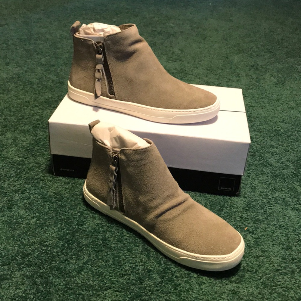 Women’s brand new Dolce Vita xenon sneakers